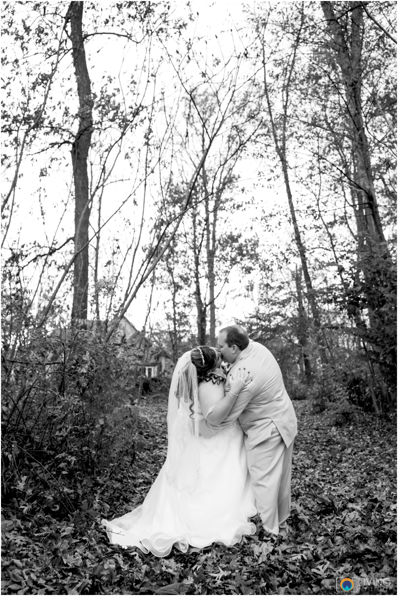 Kevin-Cassie-Pennsylvania-Littlestown-Chapel-Wedding-Living-Radiant-Photography_0028.jpg