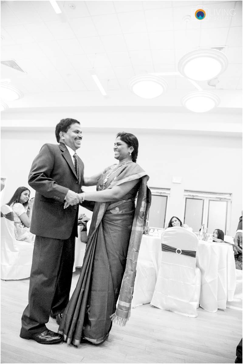 Velugula-Yellela-Indian-Indoor-Wedding-Living-Radiant-Photography-Cultural-Wedding_0028.jpg