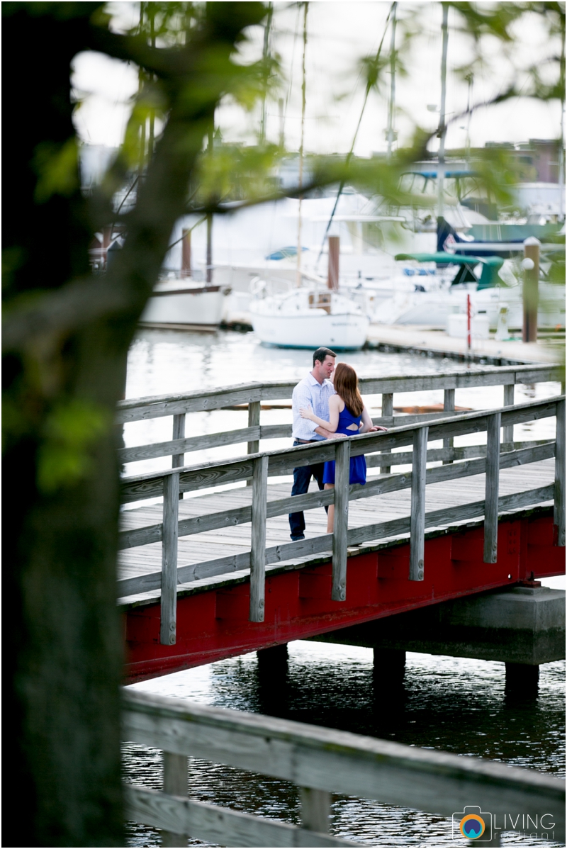 stephanie-tim-engagement-session-canton-downtown-inner-harbor-patterson-park-outdoor-wedding-living-radiant-photography-engagement-session-photography_0002.jpg