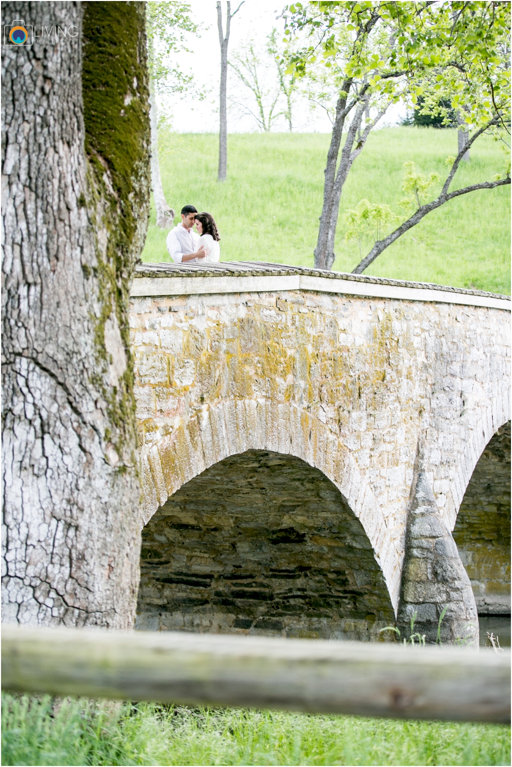 heather-carlos-outdoor-Antietam-National-Battlefield-engagement-session-living-radiant-phootgraphy-best-maryland-wedding-photographer_0005.jpg