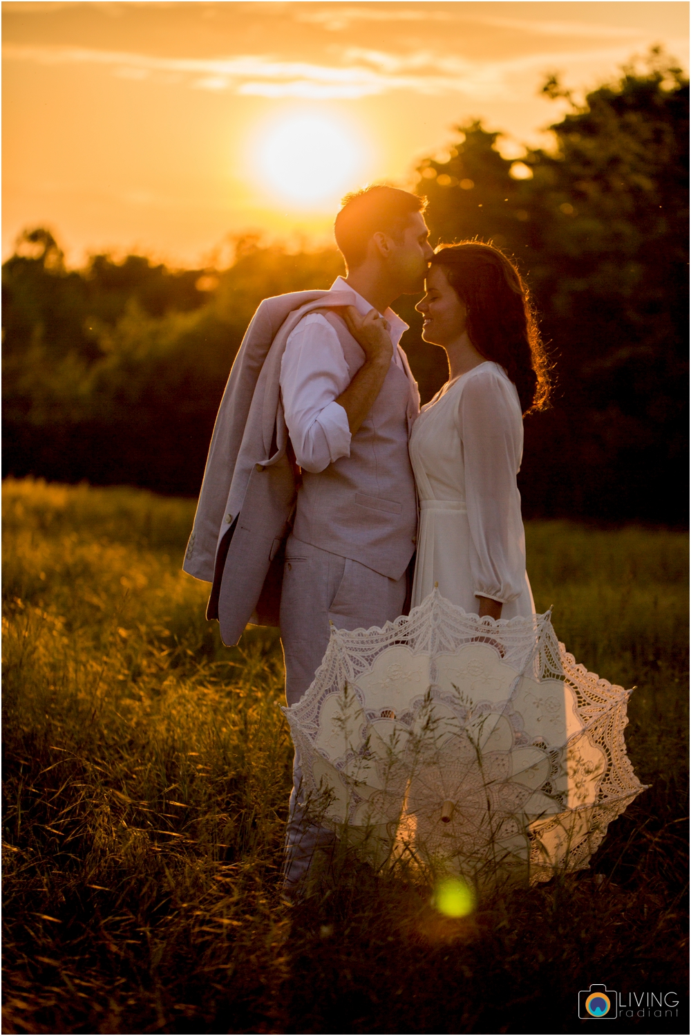 heather-carlos-outdoor-Antietam-National-Battlefield-engagement-session-living-radiant-phootgraphy-best-maryland-wedding-photographer_0026.jpg