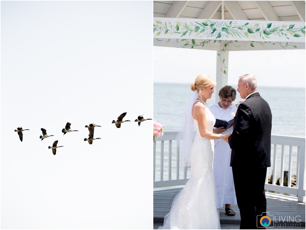 Kurtz's-Beach-Waterfront-Weddings-Outdoor-Living-Radiant-Photography-Maryland-Photos-Connie-Duane_0023.jpg