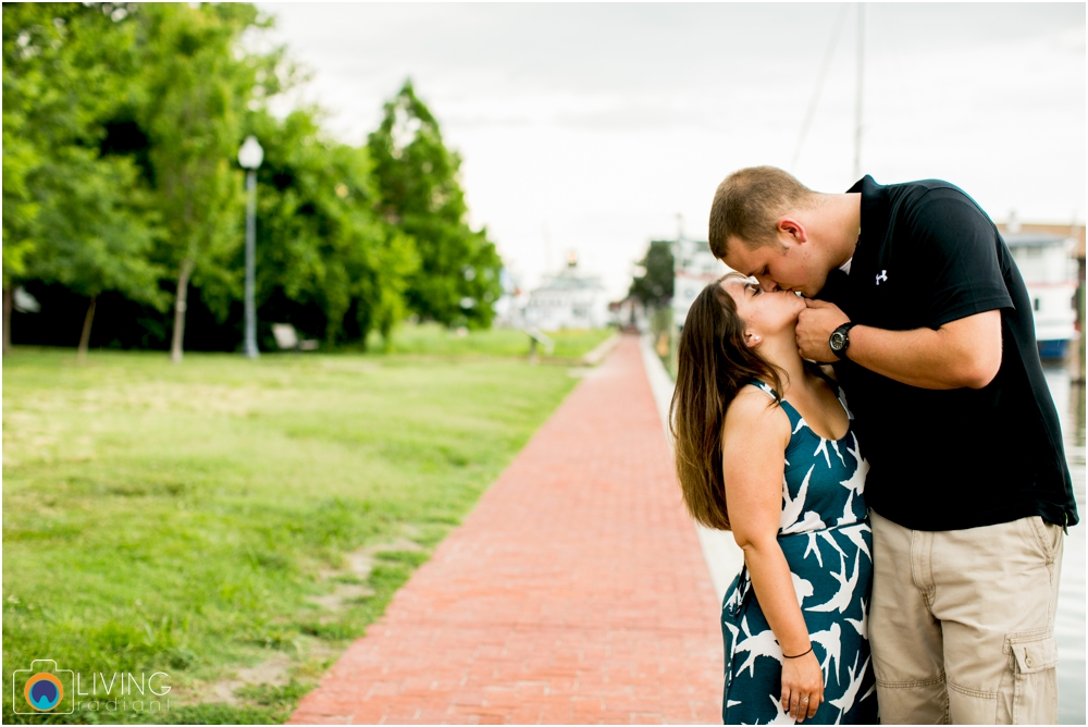 St.-Michaels-Engagement-Wedding-Photography-Living-Radiant-Photography-on-the-water-photos-Megan-Kevin_0006.jpg