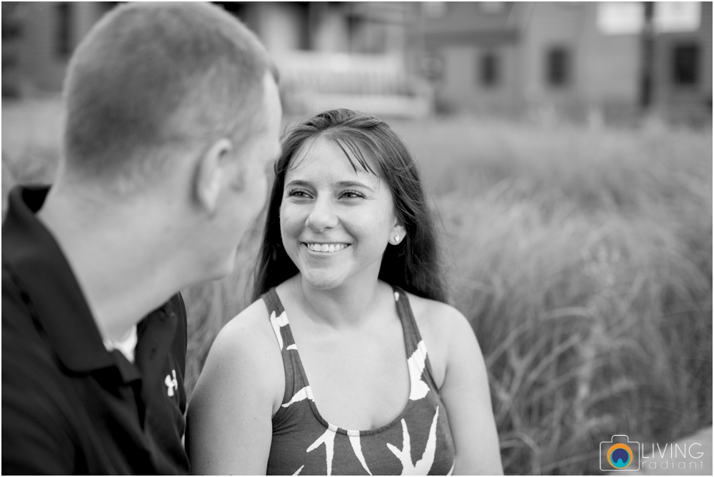 St.-Michaels-Engagement-Wedding-Photography-Living-Radiant-Photography-on-the-water-photos-Megan-Kevin_0013.jpg