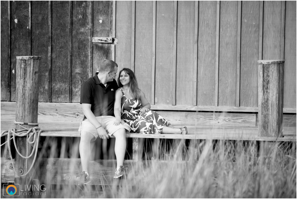 St.-Michaels-Engagement-Wedding-Photography-Living-Radiant-Photography-on-the-water-photos-Megan-Kevin_0030.jpg