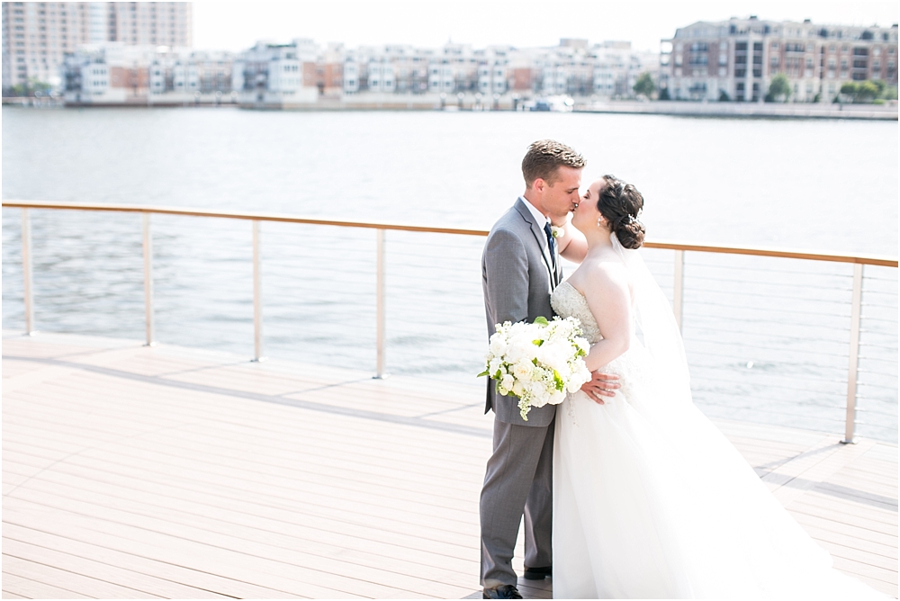 baltimore marriott waterfront wedding living radiant photograpy victoria clausen florals fiscus photos_0038.jpg