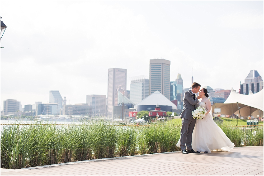 baltimore marriott waterfront wedding living radiant photograpy victoria clausen florals fiscus photos_0047.jpg