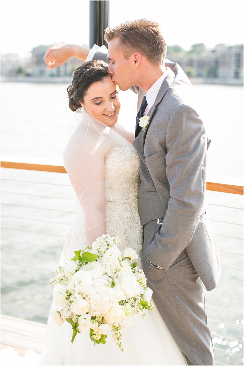 baltimore marriott waterfront wedding living radiant photograpy victoria clausen florals fiscus photos_0050.jpg
