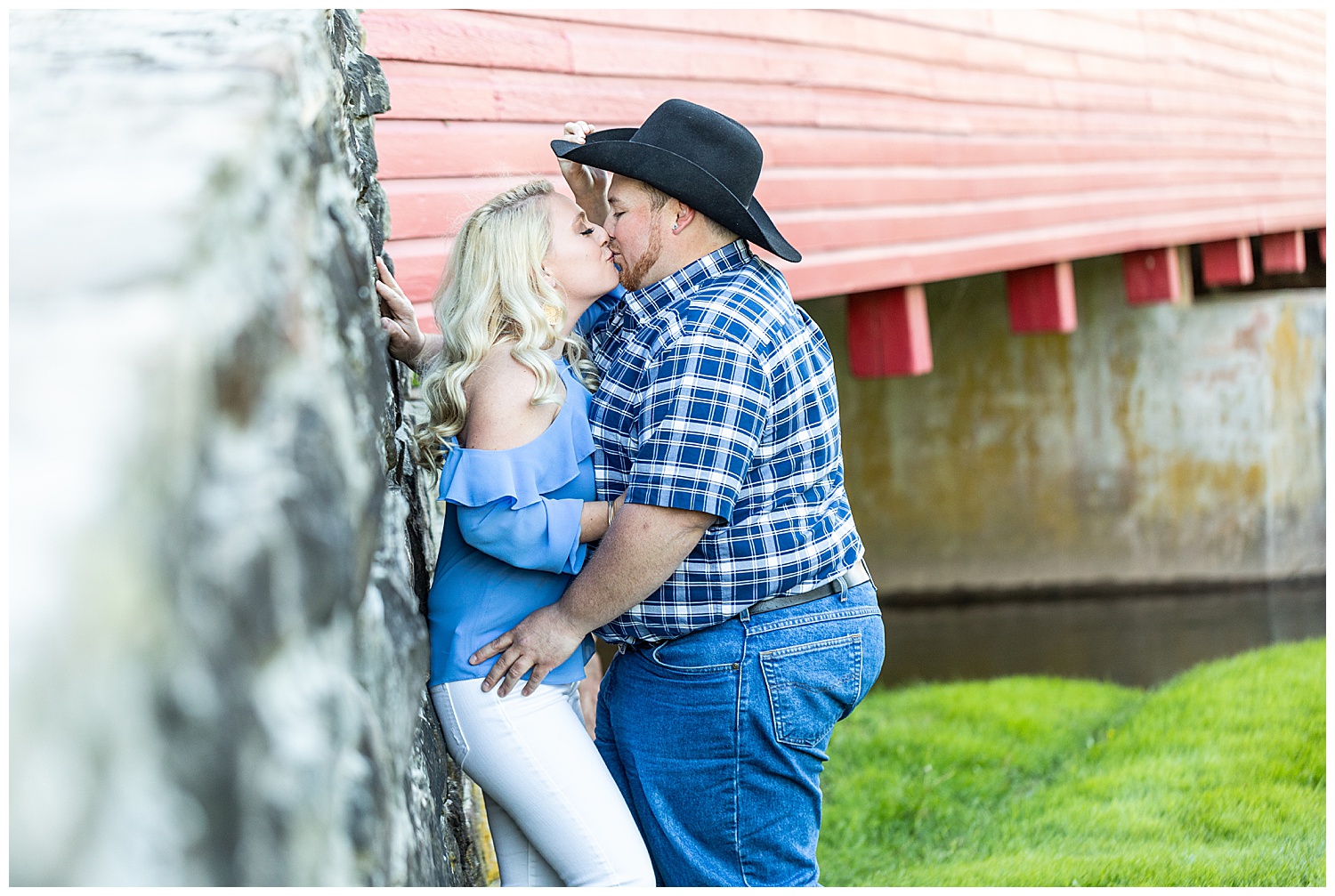 Kaitlin Justin Frederick Country Rainy Engagement Session Living Radiant Photography_0003.jpg