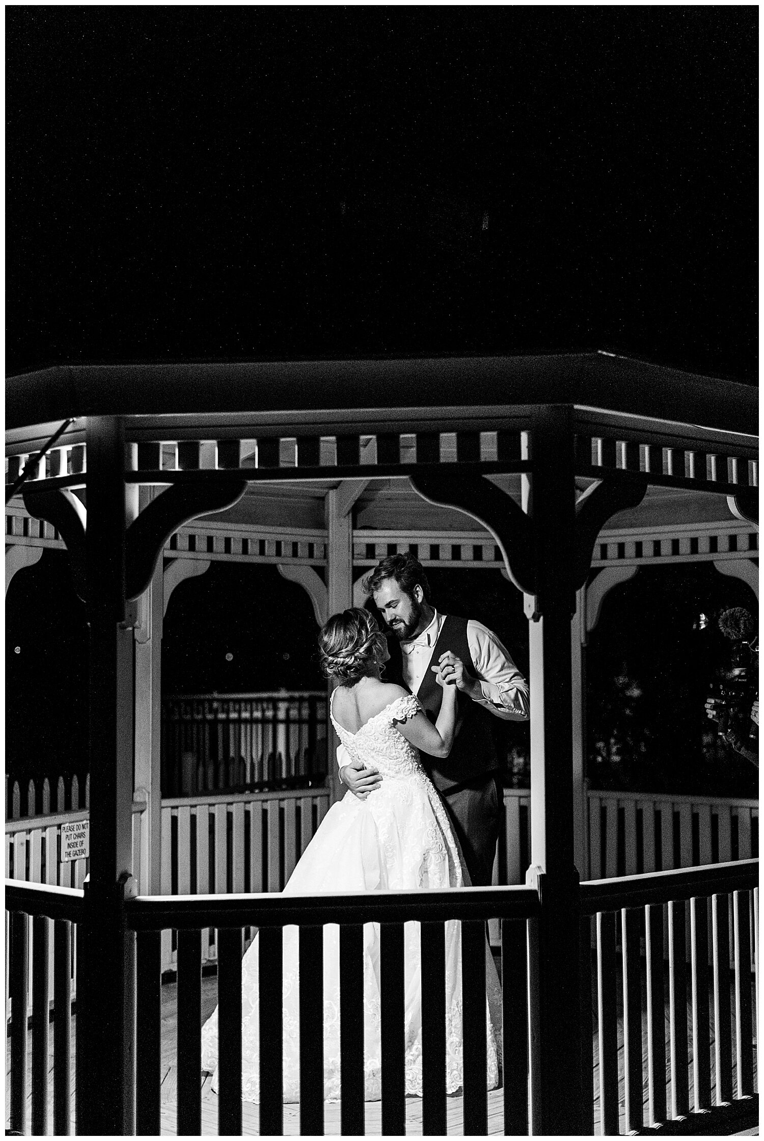 Alyssa Sammy Kurtz Beach Wedding Baltimore Wedding Living Radiant Photography_0124.jpg