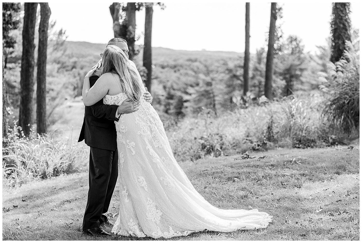 Lindsay Mike Eagles Nest Country Club Wedding Living Radiant Photography_0013.jpg