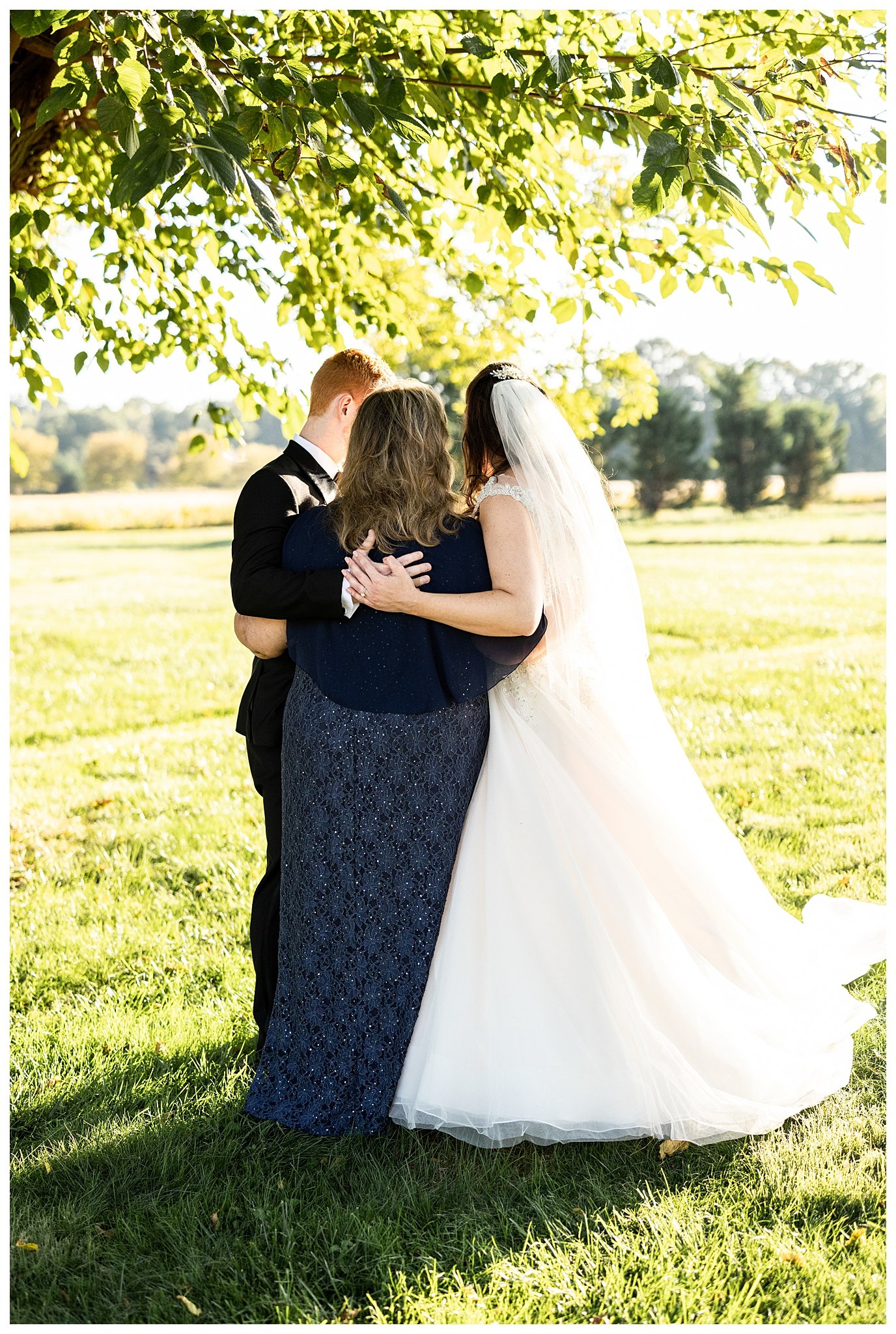 Emily and Josh Wedding Living Radiant Photography_0025.jpg