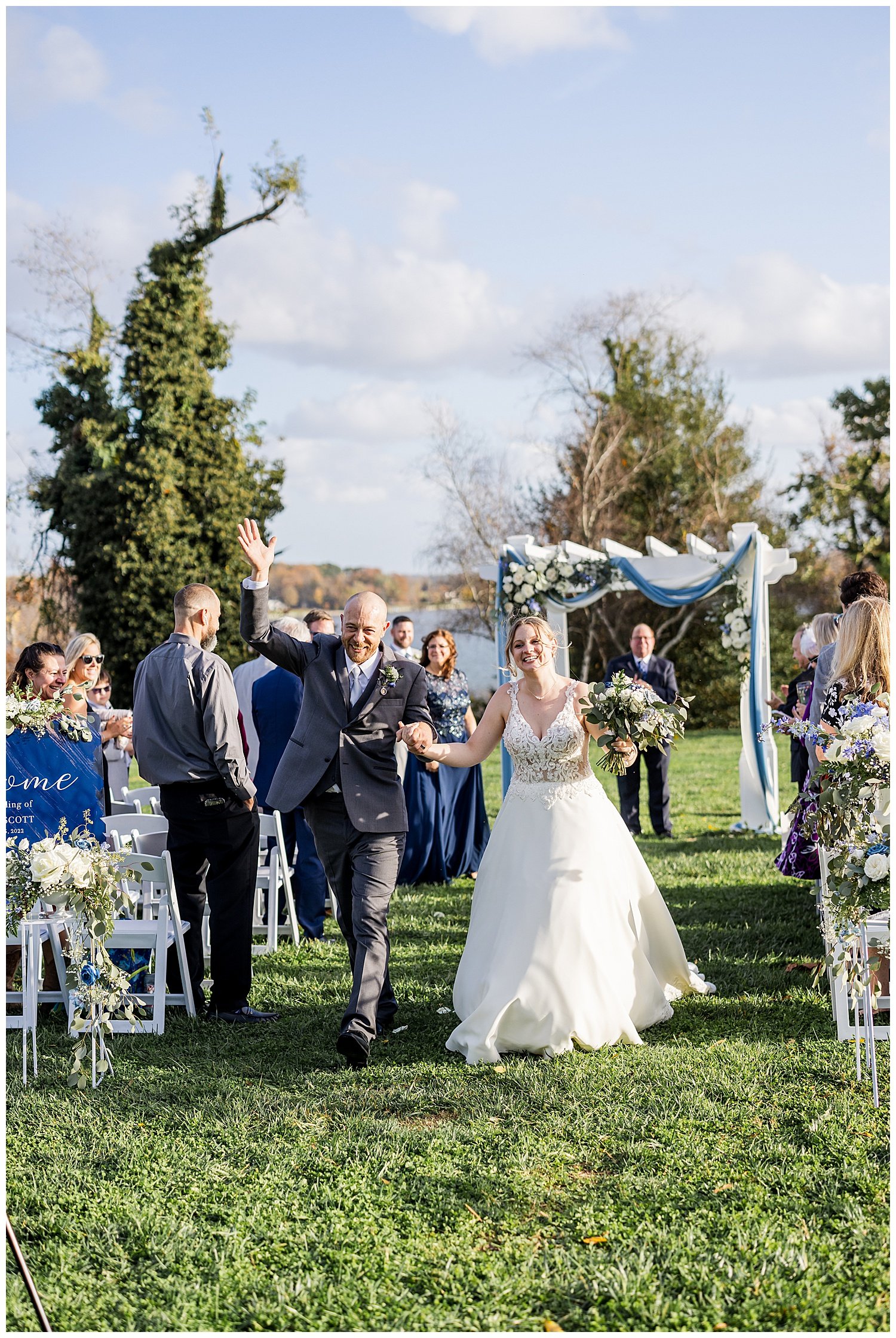 Jenna Scott Married Bohemia Overlook Wedding Living Radiant Photography Blog_0064.jpg