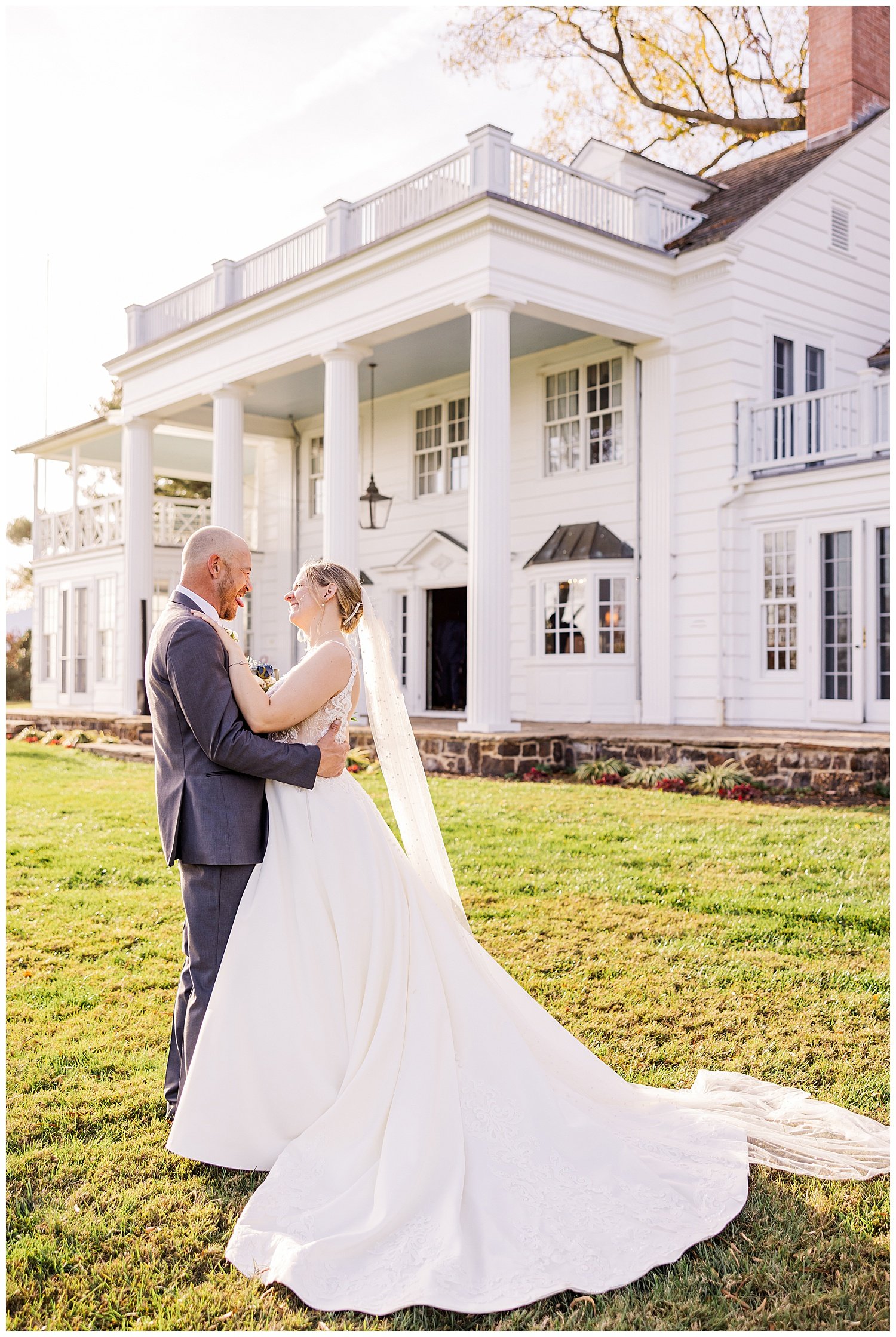 Jenna Scott Married Bohemia Overlook Wedding Living Radiant Photography Blog_0067.jpg